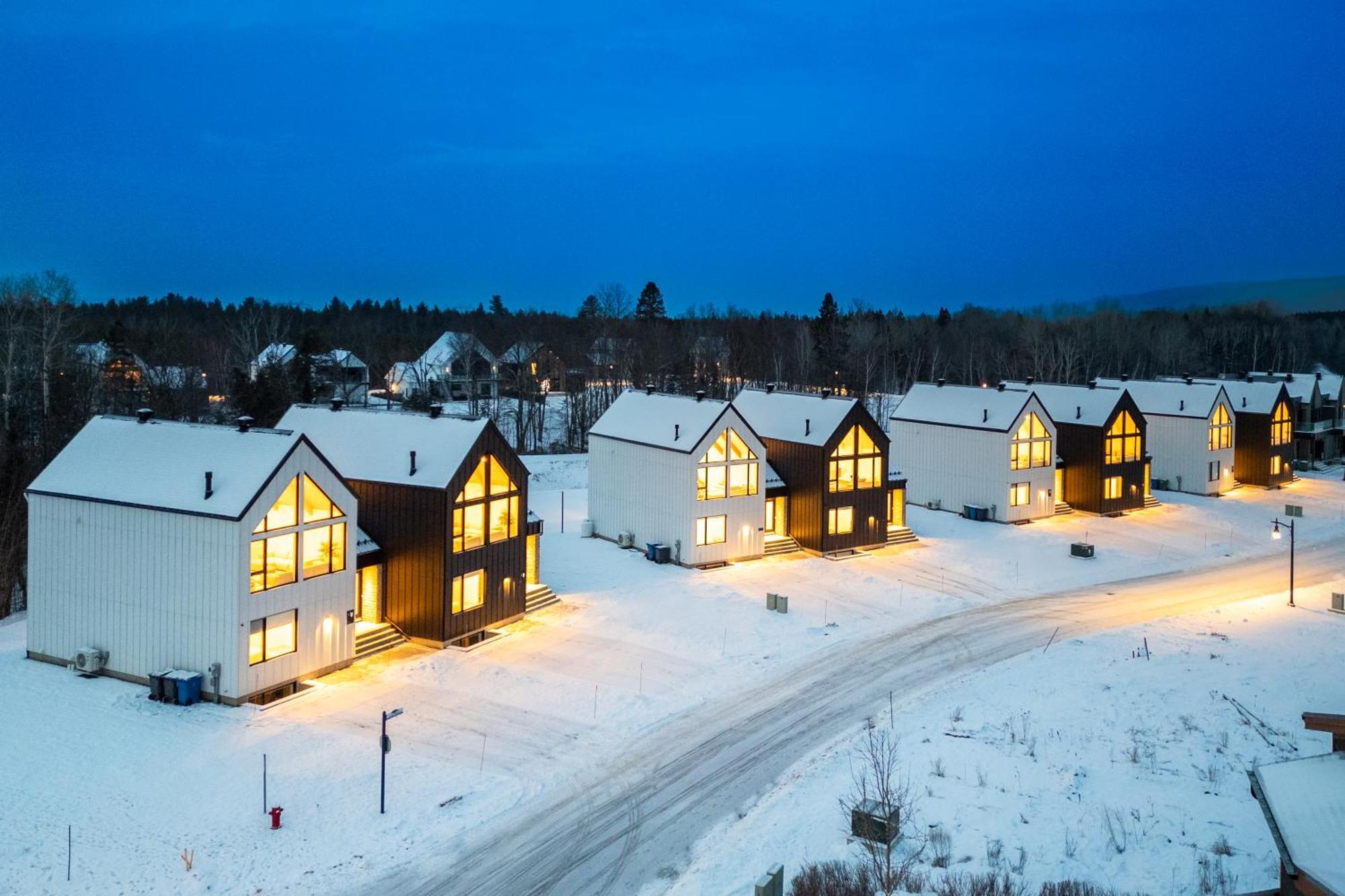 Sofa Villas Mont Sainte-Anne Beaupré Esterno foto